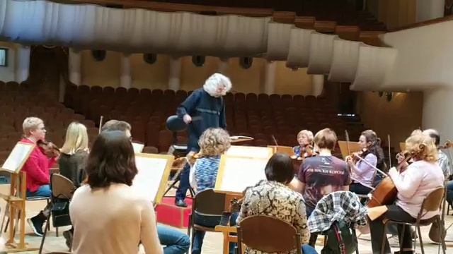 Репетиция Симфонического оркестра Самарской филармонии Группа струнных Д. Шостакович. Симфония №7 Ч смотреть онлайн