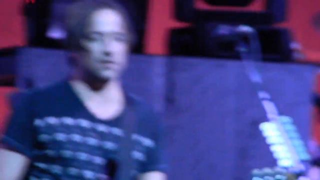 Chris Daughtry-Crawling Back To You