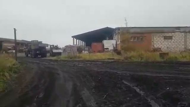 Въезд в компанию СмолДом и обзор строительной площадки в Велиже смотреть онлайн