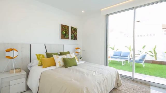Ulrich presents Gold Villas in Torrevieja смотреть онлайн