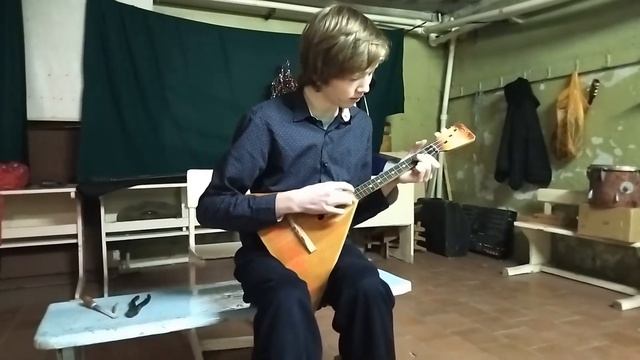Ремонт балалайки в школьном подвале!