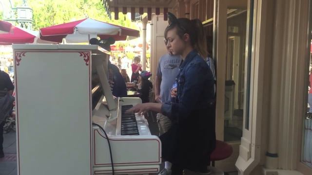 Swipesy Cake Walk - Ragtime Piano at Disneyland смотреть онлайн