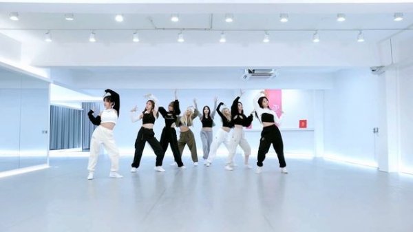 TWICE - The Feels Dance Practice (Mirrored)