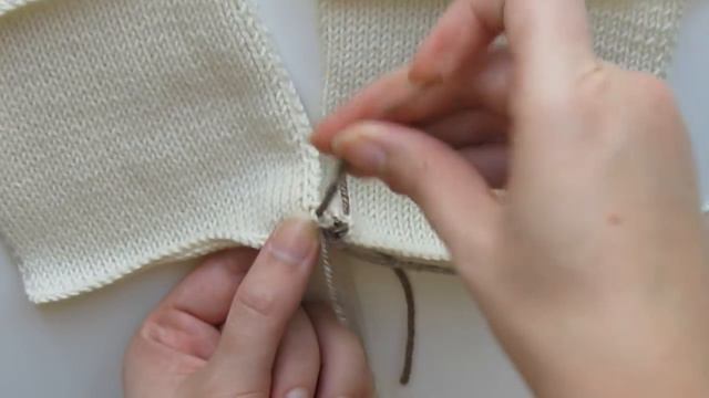 How to Seam Knits with Mattress Stitch смотреть онлайн