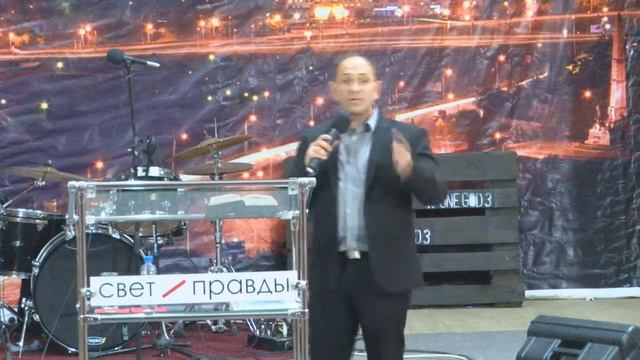 Проповедь 23.08.2015. Федор Банников "Внешность важна, но важнее что она приносит". смотреть онлайн