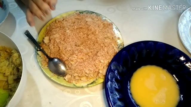 Картофельное пюре с курицей на косточке. смотреть онлайн