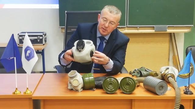 КРАТКАЯ ИСТОРИЯ РАЗВИТИЯ ПРОТИВОГАЗОВ смотреть онлайн