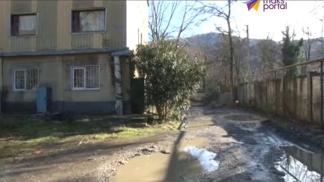 Сочинцы уже несколько лет добиваются ремонта улицы Чекменева смотреть онлайн