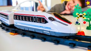 Игорюша заказал железную дорогу с поездом типа Сапсан Видео для детей