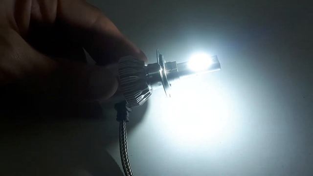 Как светят светодиодные LED лампы Led Headlight C6 H7 36W/3800LM/6500K/8-48V смотреть онлайн