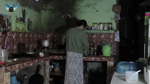 AYAH KERJA KE LUAR KOTA смотреть онлайн