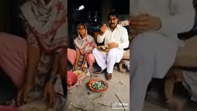 Eat food or not, Bud mother asks everyone else how much the dollar earns смотреть онлайн