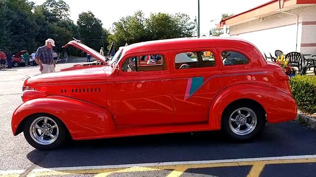1939 ORANGISH RED CHEVROLET MASTER DELUXE 4 DOOR SEDAN SUICIDE DOORS
