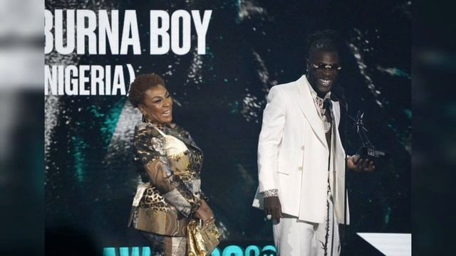 Burna boy and 2baba comparison hits social media. смотреть онлайн