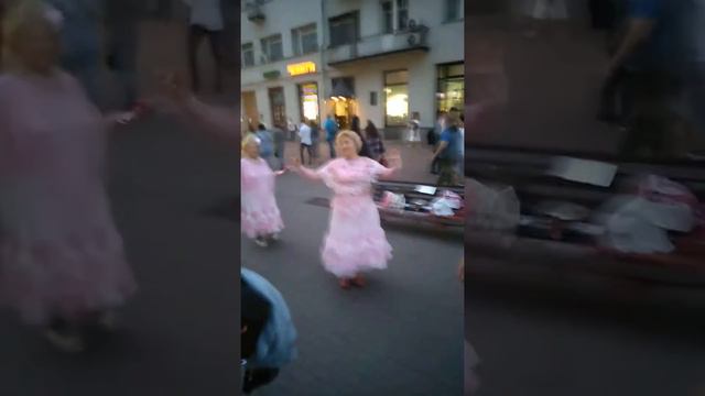 Бабушки зажигают. смотреть онлайн