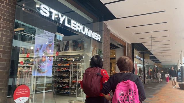 Insane Discounts - Birkenhead Point Outlet Centre in Australia смотреть онлайн