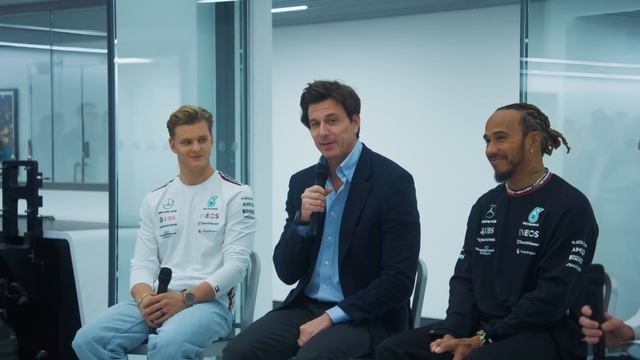 Behind the Scenes at Brixworth and Brackley: Lewis, Toto and Mick смотреть онлайн