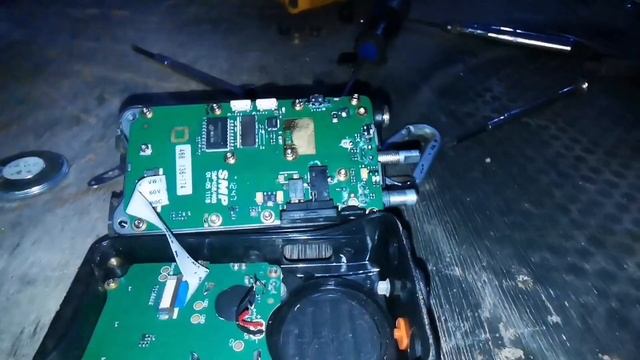 SMP PORTABLE RADIO. BASIK SPEAKER REPAIR смотреть онлайн