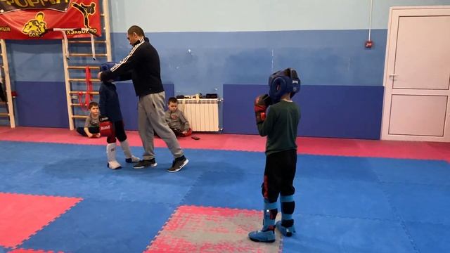 Спарринги клуб Форма рукопашный бой смотреть онлайн