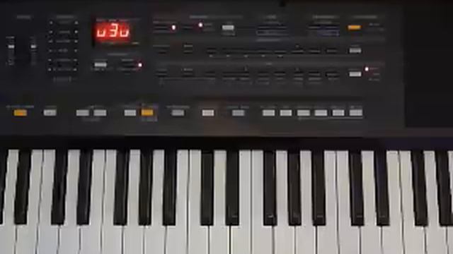 Roland E-15 High Quality Sound Demo смотреть онлайн