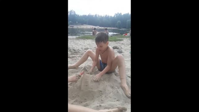 Приключения на пляже "Пуща-Водица озеро Горащиха" смотреть онлайн