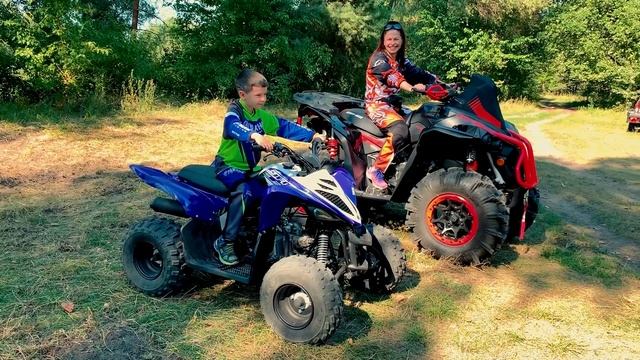 ГИГАНТСКАЯ ИГРА В БОУЛИН Челлендж - Кто же выиграет Денис, Мама или Папа? смотреть онлайн