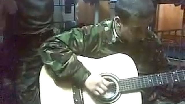 Армейские песни под гитару - Ветер в дуле воет смотреть онлайн