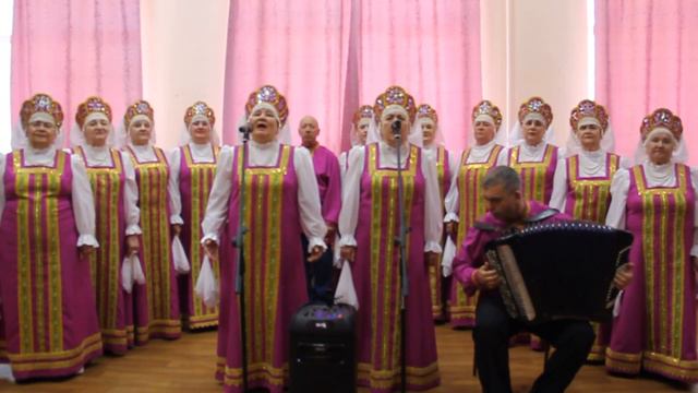 Пропел гудок заводской. Слова П. Градова, музыка А. Новикова смотреть онлайн