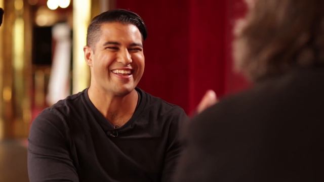 THE INCREDIBLE LIFE STORY OF MELBOURNE 'PIANO LADY' NATALIE TRAYLING смотреть онлайн