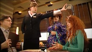 Наша Russia: Официантка Анастасия Кузнецова - Курить меньше надо