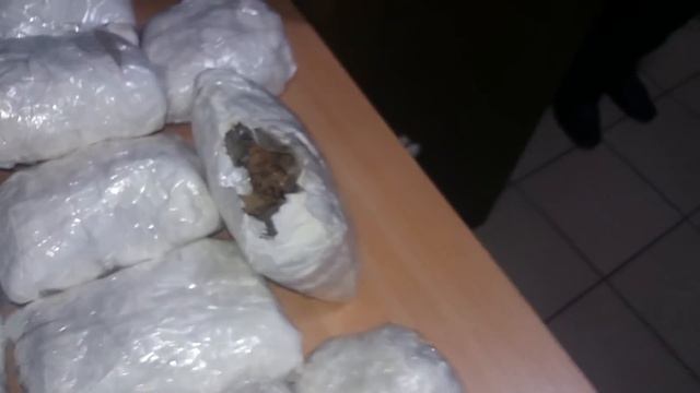 Бурштин, 13 кілограмів, перевозили мерседесом до РФ смотреть онлайн