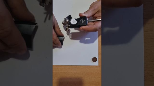 Замена батарейки ключа зажигания Опель Зафира Б/Астра H (OPEL ZAFIRA B/ASTRA H) смотреть онлайн