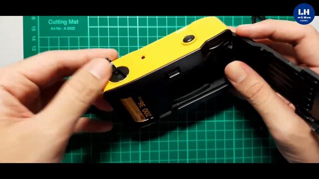 Experience Using My First Ever Film Camera (M35 Kodak/Kodak Gold) смотреть онлайн