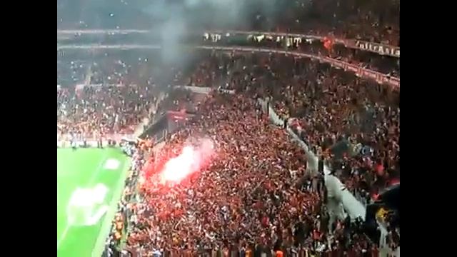 Мировой рекорд по шумовой поддержке! Дерби "Галатасарай" – "Фенербахче" (131,76 децибел) смотреть онлайн