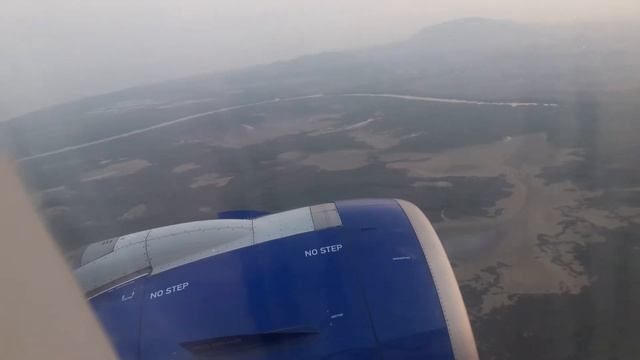 Landing at Chhatrapati Shivaji Maharaj International Airport Mumbai смотреть онлайн