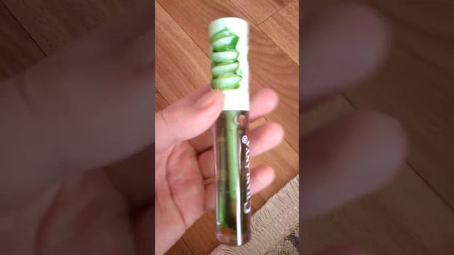 Моя покупка в магазине трёшка!!!))) Крутой блеск для губ 99% алое вера. смотреть онлайн
