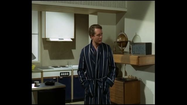 The Dom Reviews: The Prisoner, Hammer into Anvil & It's Your Funeral смотреть онлайн