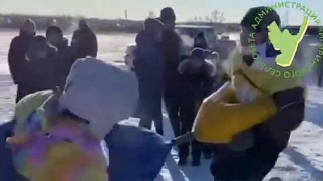 Дед Мороз прыгнул с парашютом в Амурской области смотреть онлайн