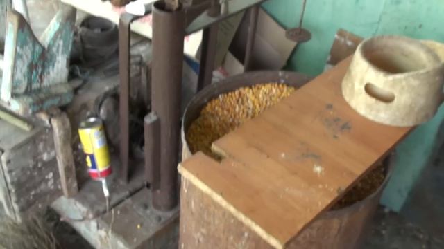 Зернодробилка/крупорушка своими руками, самая дешевая и производительная смотреть онлайн