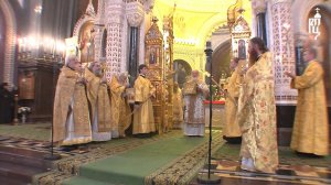 Патриарх Кирилл совершил литургию в храме-памятнике