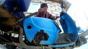 Запускаю мотороллер муравей после зимы. Заведется?!