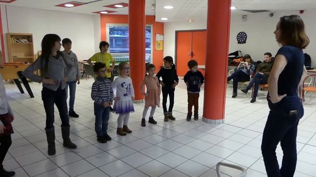 "Давай, коза, попрыгаем!" Танцуют все! смотреть онлайн