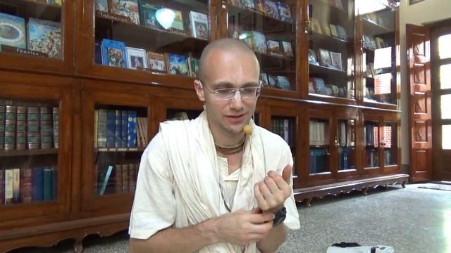 ? История Кришна-Баларам мандира, храма ИСККОН во Вриндаване. Сандхья-аватар д. 2020.03.11 смотреть онлайн