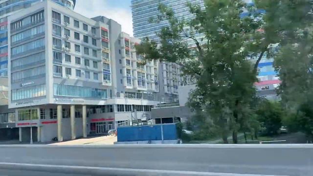 Едем к стоматологу в новую клинику, ТЦ Европолис, город из окна машины. смотреть онлайн