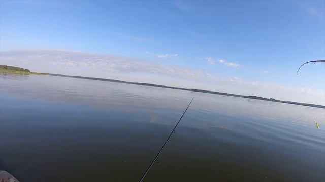 РЫБАЛКА на УТРЕННЕЙ ЗОРЬКЕ || Ловля рыбы на ДЖИГ || УТРЕННЯЯ РЫБАЛКА на СПИННИНГ смотреть онлайн