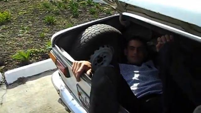 забыли в багажнике)))) смотреть онлайн