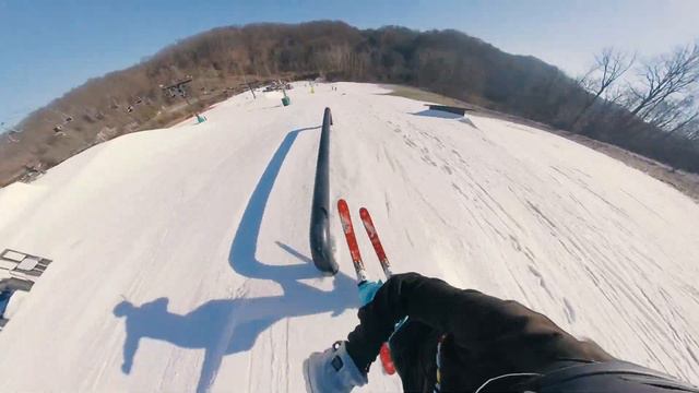 POV Park Skiing On A Bluebird Day!! смотреть онлайн
