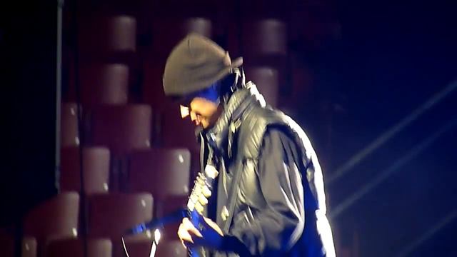 Tokio Hotel _ Pain Of Love Tom Solo - Live @ Stockholm, 04 Mars 2010 - ©Flecheliott смотреть онлайн