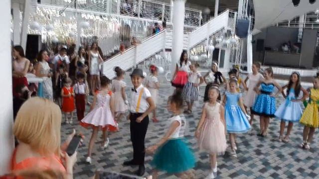 ПОЛУЧИЛ СЕРТИФИКАТ bm models ДИПЛОМ ОБ ОКОНЧАНИИ МОДЕЛЬНОЙ ШКОЛЫ смотреть онлайн