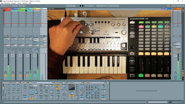 Behringer TD-3 creating melodic patterns with Ableton Scale and arp смотреть онлайн